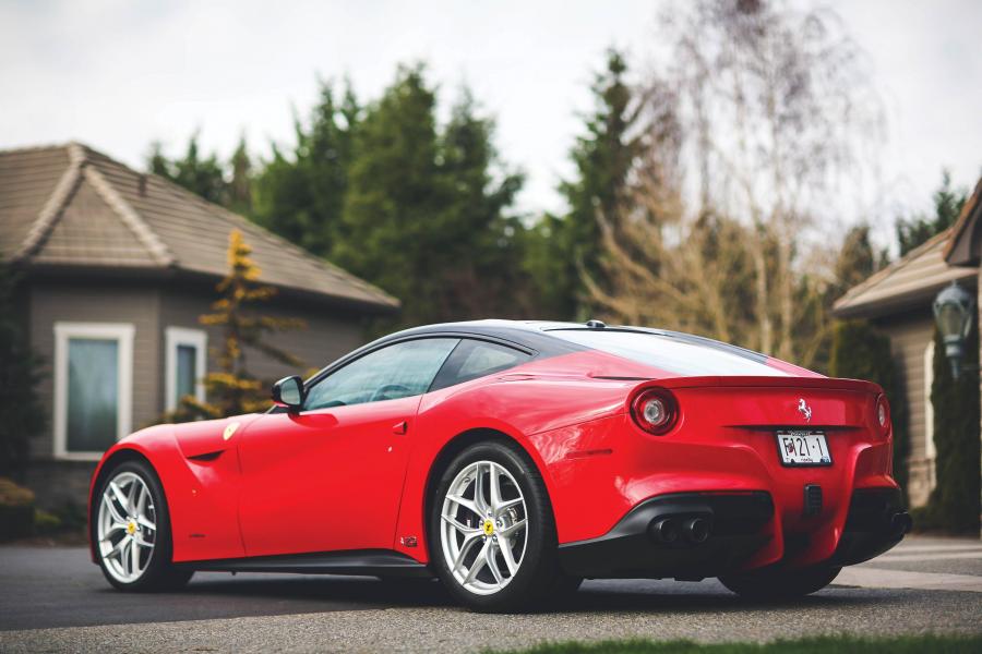  Ferrari F12berlinetta The Magnum PI (226588) 2017 года  (фото 12 из 40)